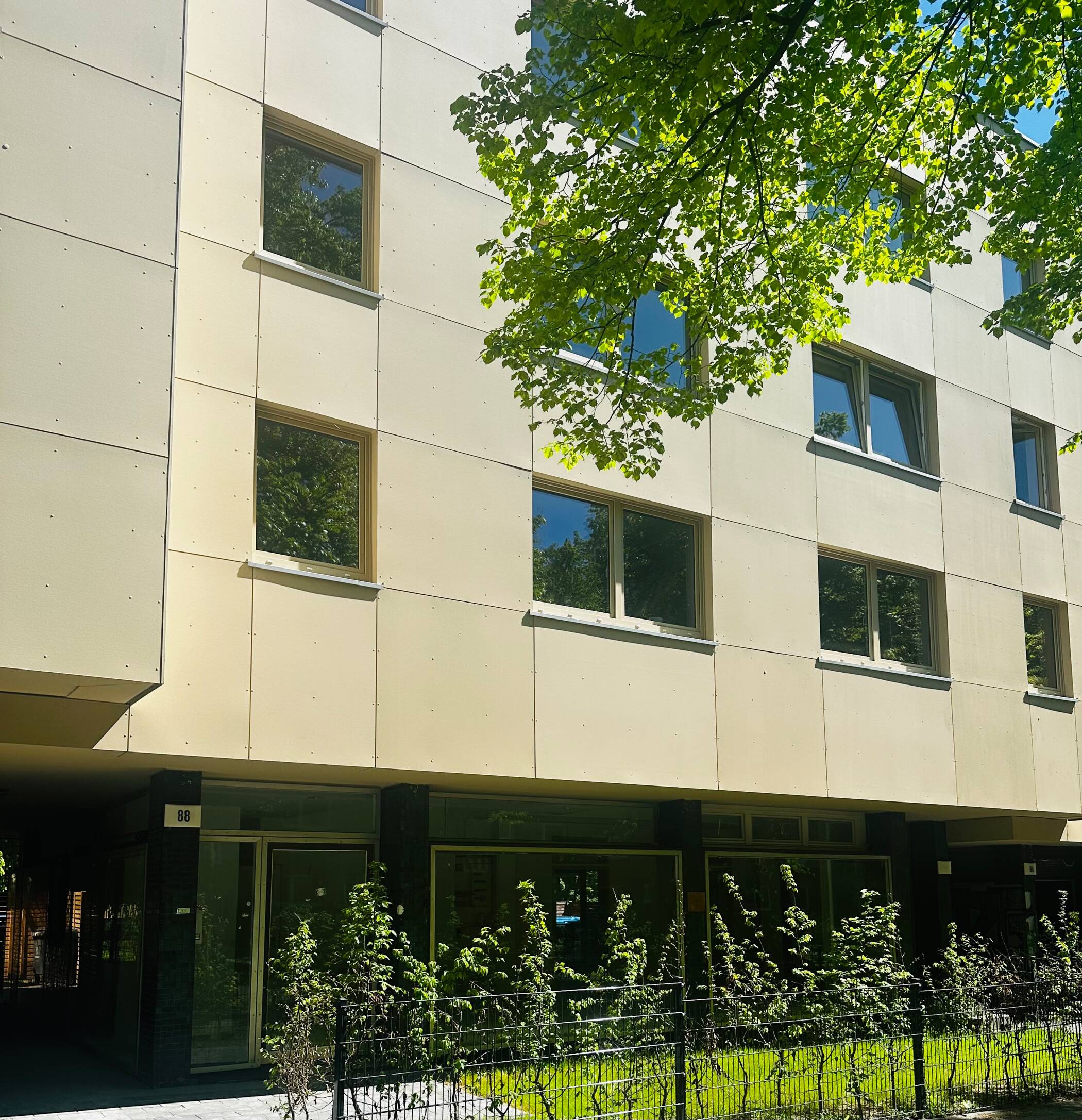 KOMPAKTES 14-m²-ZIMMER, VOLL MÖBLIERT, GÜNSTIGER EINSTIEG IN EIMSBÜTTEL – Hamburg – Vorschaubild 9