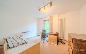 Familienfreundliches Reiheneckhaus im Grünen mit großzügigem Grundstück in Bogenhausen – 81929 München – Vorschaubild 9