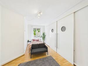 Großzügige 4,5-Zimmer-Altbauwohnung mit viel Potenzial im beliebten Stuttgarter Westen – 70193 Stuttgart – Vorschaubild 2