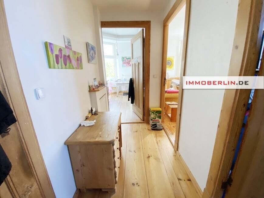 IMMOBERLIN.DE - Wunderbare Altbauwohnung mit Sonnenbalkon & Dachrohling in gefragter Lage – Berlin – Vorschaubild 3