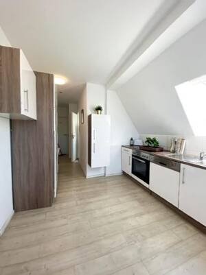 Möbliertes Shared Apartment in Stuttgart-Hedelfingen – 70329 Stuttgart – Vorschaubild 1