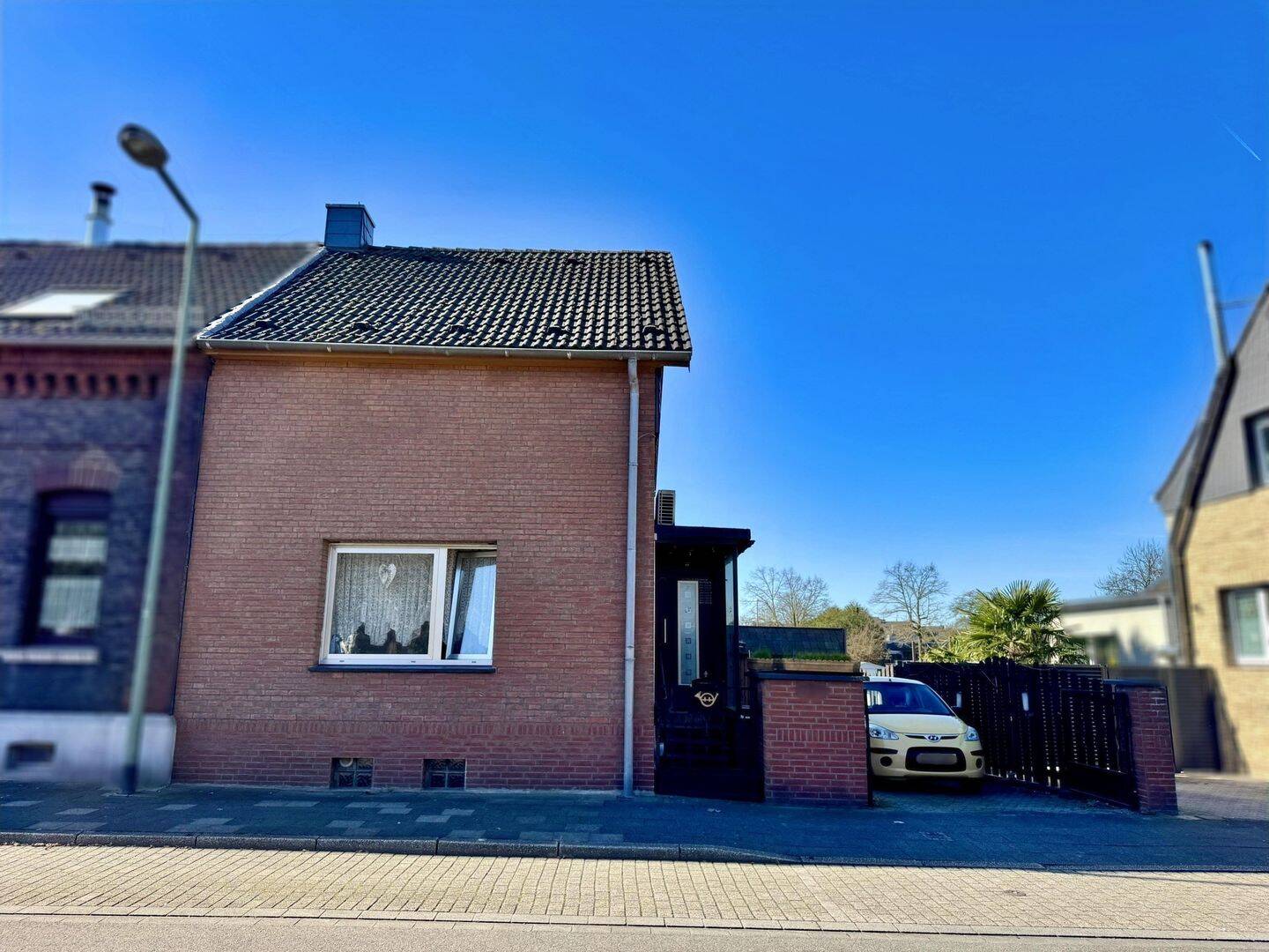 Einfamilienhaus sucht junge Familie mit kreativen Ideen und Tatendrang! – Duisburg – Vorschaubild 2