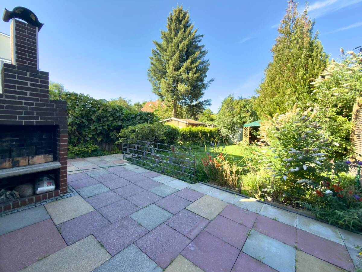 Saniertes Unikat in ruhiger Lage, mit traumhaftem Garten, Wintergarten, Kamin, Tiefgarage,Smart-Home – 12349 Berlin – Bild 1 von 9