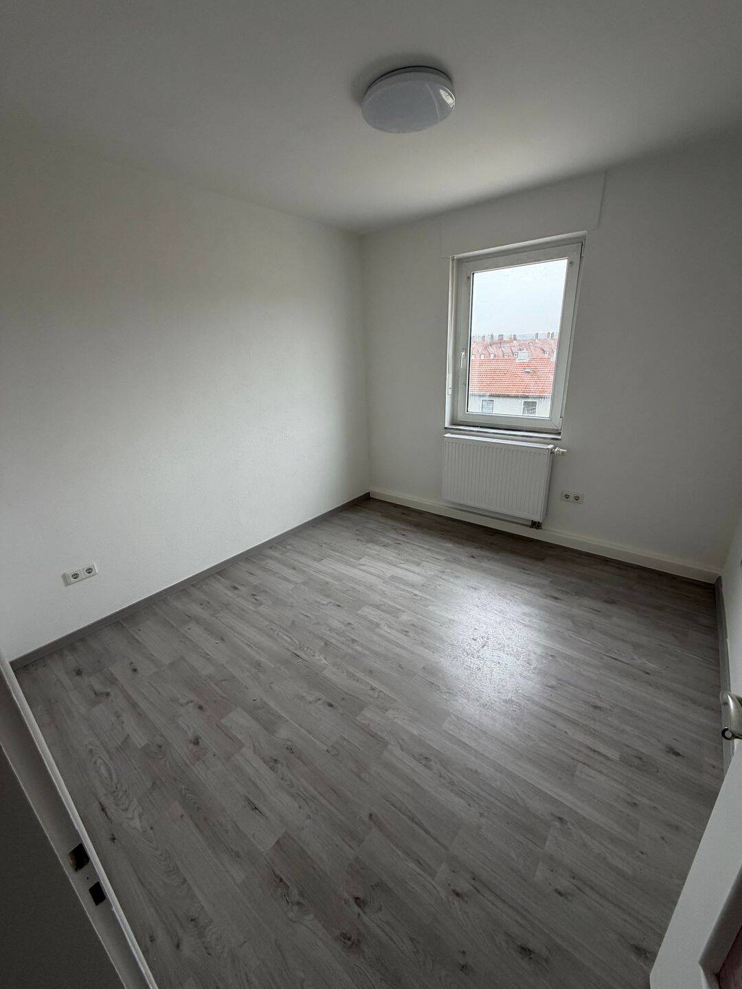 4-Zimmer-Wohnung mit Balkon - Erstbezug nach Renovierung – Ochsenfurt – Vorschaubild 2