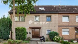 OG & DG (135 qm) ab November frei: Zweifamilienhaus mit 2 Garagen, Balkon und Terrasse