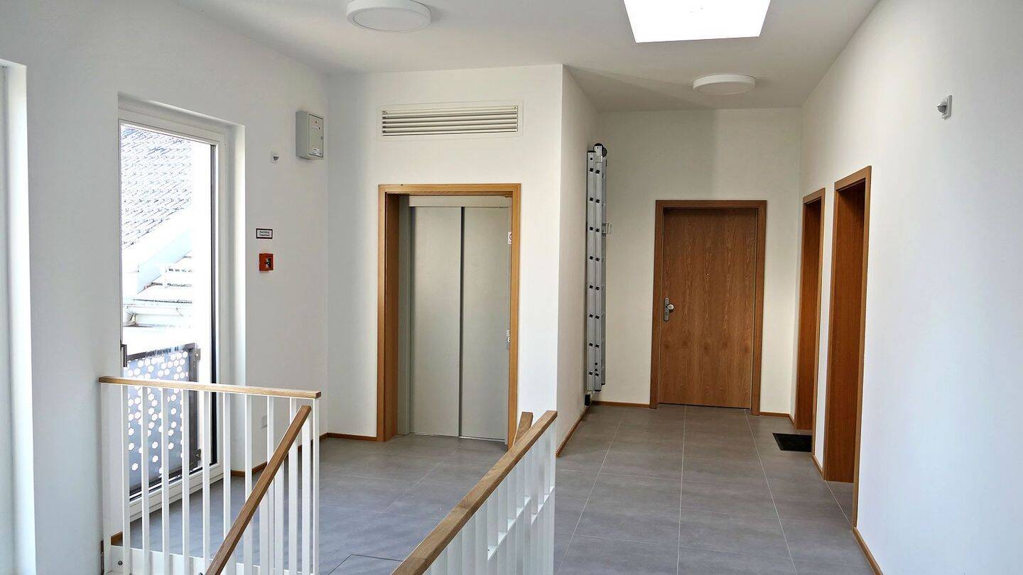 Lebenswerte Maisonette-Wohnung mit großem Dach-Atelier – Berlin – Vorschaubild 7