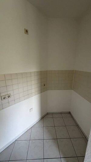 2 Zimmer, Südbalkon, Wanne, ruhige Lage ... – 8058 Zwickau – Vorschaubild 6