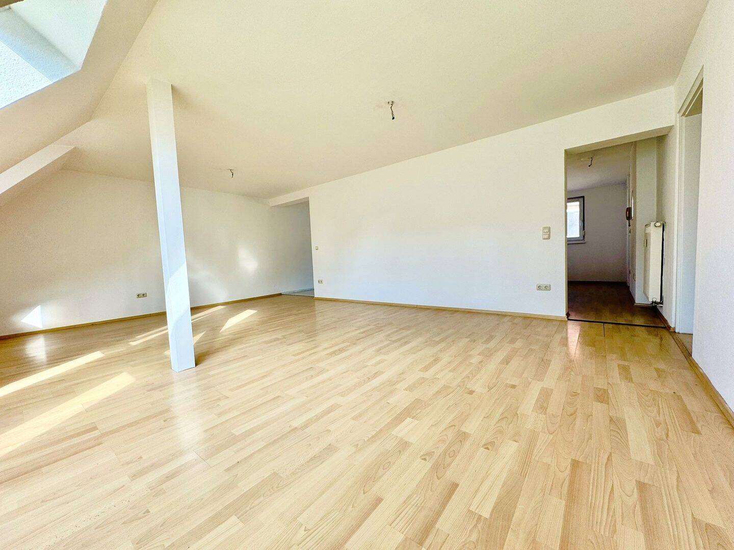 Lichtdurchflutetes Dachstudio am Rennweg – Nürnberg – Vorschaubild 5