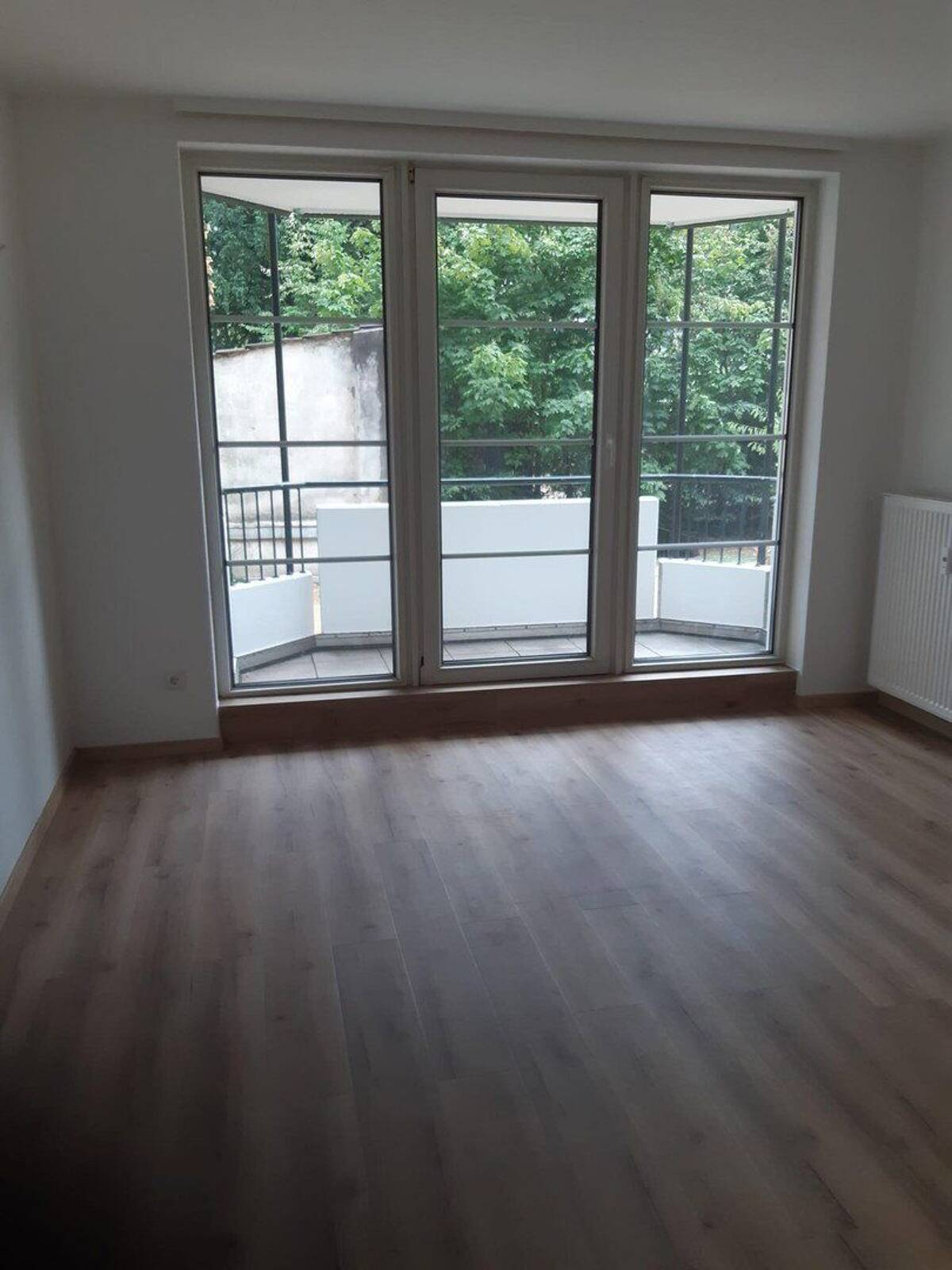 Schöne, frisch renovierte 2-Zimmer Wohnung, direkt am Schloß Broich – 45479 Mülheim an der Ruhr – Bild 1 von 9