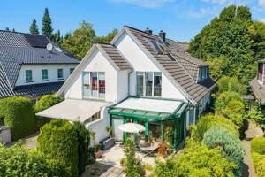 Familienfreundliche Doppelhaushälfte mit Wintergarten in Wellingsbüttel
