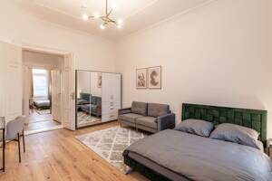 Attraktive 3-Zimmer-Wohnung im 2. Obergeschoss eines modernisierten Mehrfamilienhauses – 13347 Berlin – Vorschaubild 4