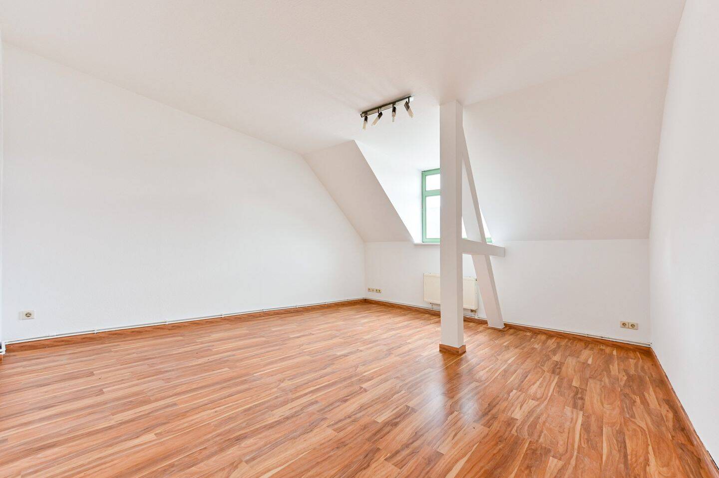 Charmante 2-Raum-Wohnung in Chemnitz Gablenz: Ruhige Lage, moderne Annehmlichkeiten! – Chemnitz – Vorschaubild 8