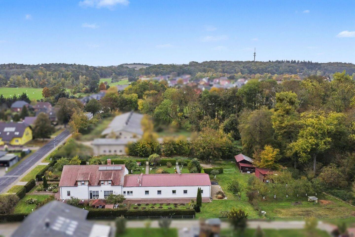 Wohnraum für alle: Großes 7-Zimmer-EFH & 3 Mietwohnungen auf einem Grundstück vereint – Schwedt/Oder – Vorschaubild 4