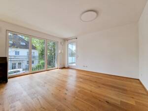 Lichtdurchflutet, komfortabel, bezugsfrei! Moderne Traumwohnung im schönen Obermenzing. – 81247 München – Vorschaubild 3