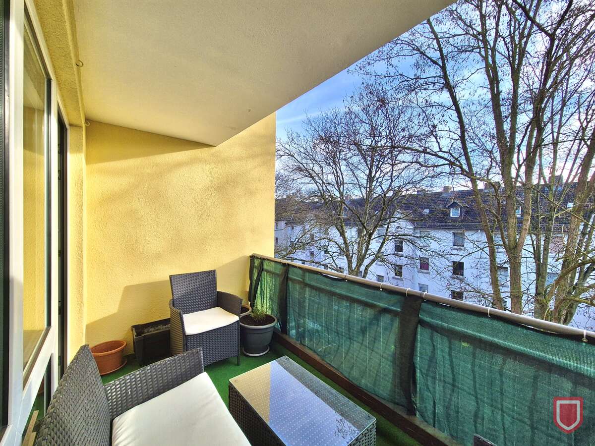 geräumige 4-Zimmer-Maisonette-Wohnung mit Balkon – Kassel – Vorschaubild 3