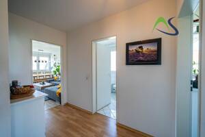 Perfekte Lage! Ruhige und lichtdurchflutete Zweizimmerwohnung im Dachgeschoss mit Westbalkon – 93051 Regensburg – Vorschaubild 3