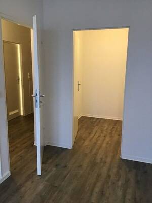 3-Raumwohnung mit Badewanne sucht neue Mieter*innen! – 1257 Dresden – Vorschaubild 4