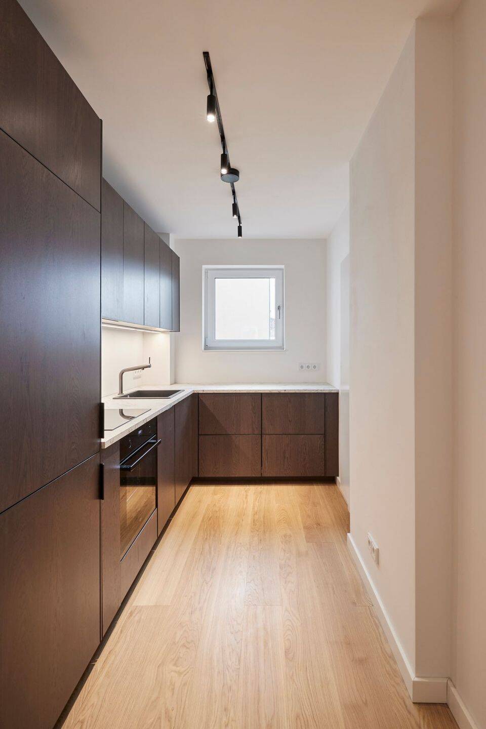 Erstbezug nach Sanierung - 3 Zimmerwohnung mit Balkon direkt zwischen Kudamm und dem Tiergarten – Berlin – Vorschaubild 5