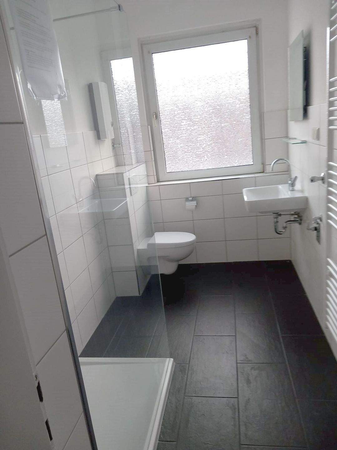 Helle 2,5 R.-Wohnung inkl. neuwertiger Einbauküche für max. 2 Personen – Oberhausen – Vorschaubild 8