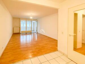 PRAKTISCH & SONNIG | 2-ZIMMER-WOHNUNG | AUFZUG & WINTERGARTEN| SAMARITERKIEZ | PROVISIONSFREI | – 10247 Berlin – Vorschaubild 2