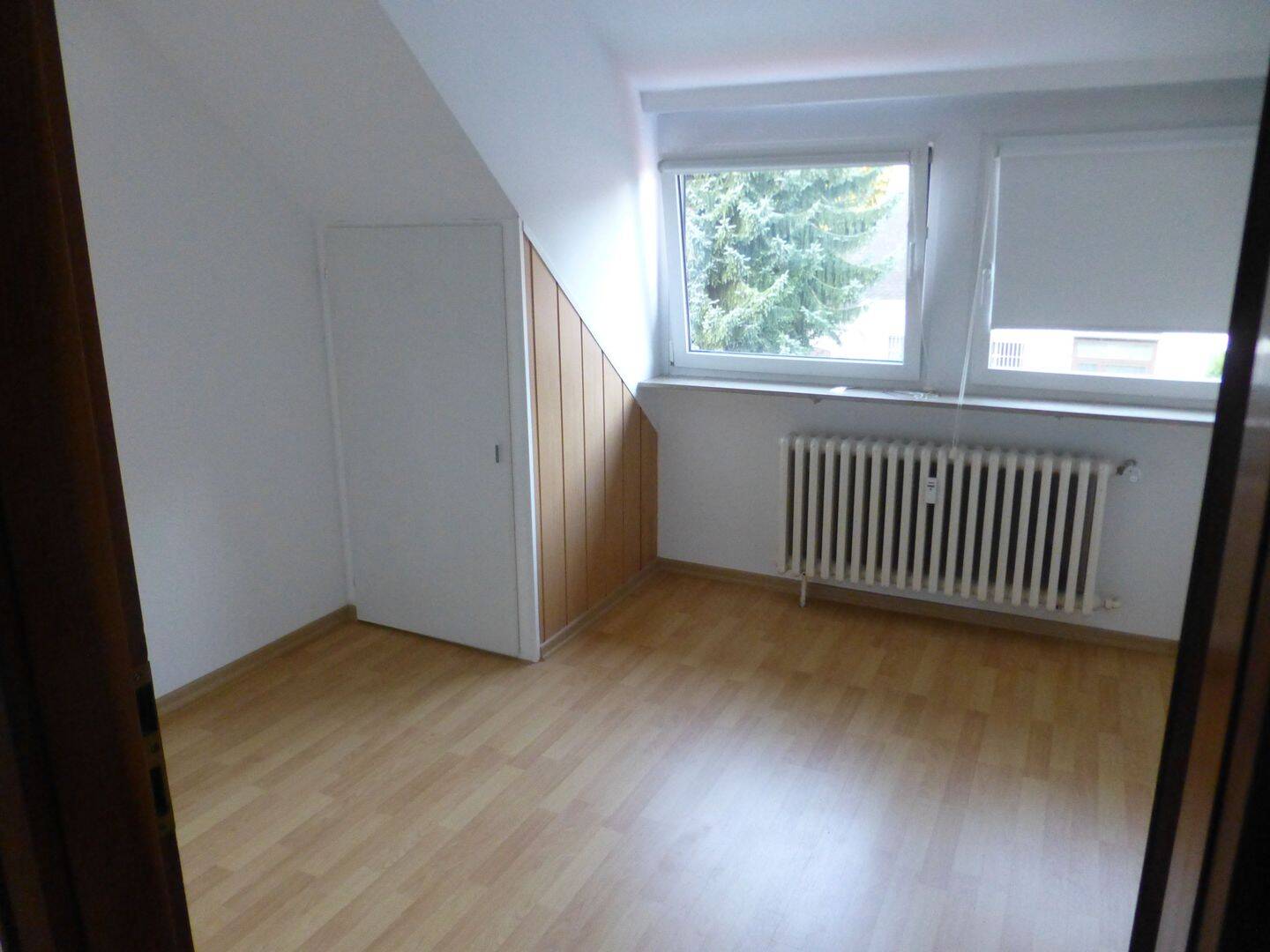 Attraktive, gepflegte DG-Wohnung mit Balkon u. Terrasse – Saarbrücken – Vorschaubild 7
