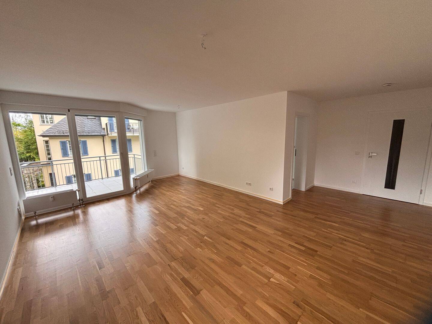 Sofort beziehbare, exklusive 2-Zimmer-Wohnung in Dresden-Loschwitz – Dresden – Vorschaubild 3