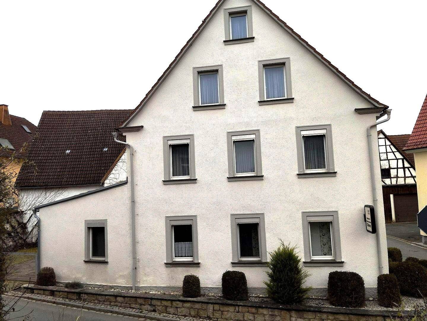 Wohn- und Geschäftshaus mit großen Lagerflächen für Handel und Handwerk – Markt Taschendorf – Bild 1 von 9