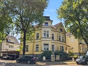 Attraktives Mehrfamilienhaus mit 3 Wohneinheiten und Doppelcarport in Remscheid-Lennep