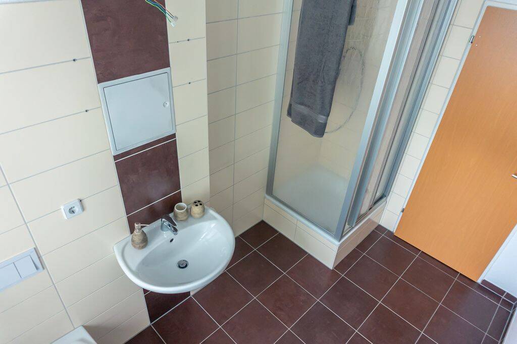 3-Raum-Altbauwohnung am Brühl-Boulevard – Chemnitz – Vorschaubild 2