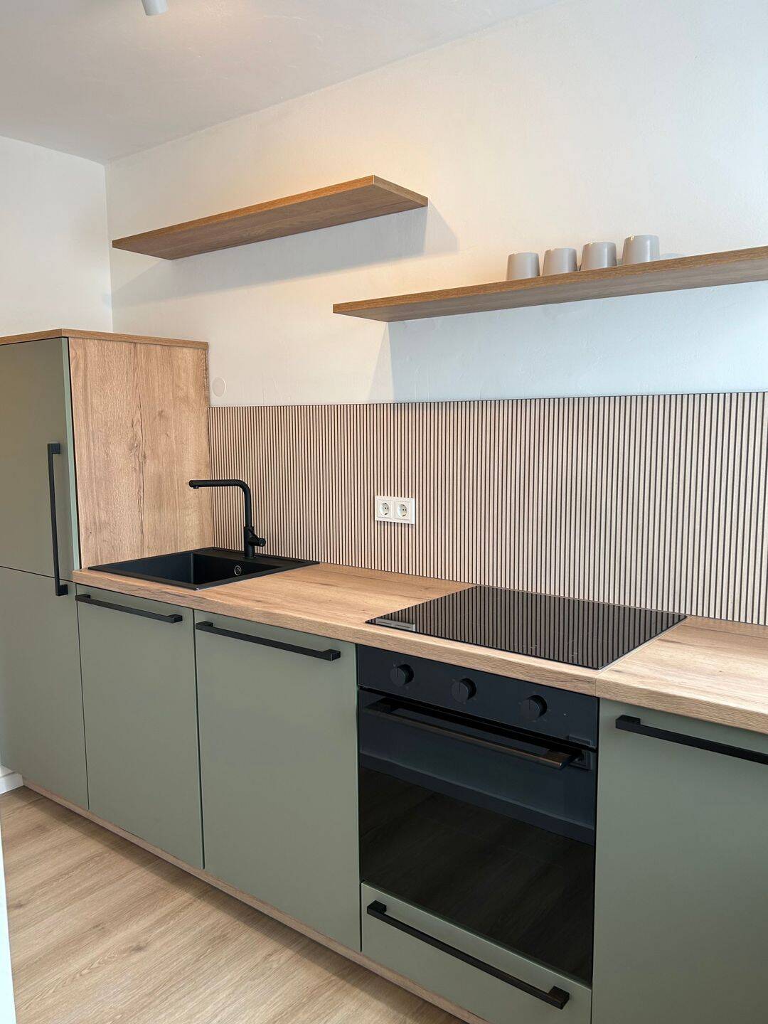 Teilmöbliertes 1-Zimmer-Apartment – Düsseldorf – Vorschaubild 3