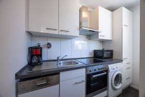 GRAFENBERG: Stilvoller Wohlfühlfaktor - möblierte 2-Zimmer-Wohnung mit Loggia und Aufzug – 40235 Düsseldorf – Vorschaubild 4