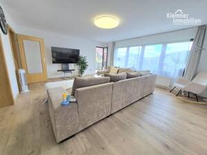 Moderne und helle 4-Zimmer-Wohnung in beliebter Lage von Wombach!