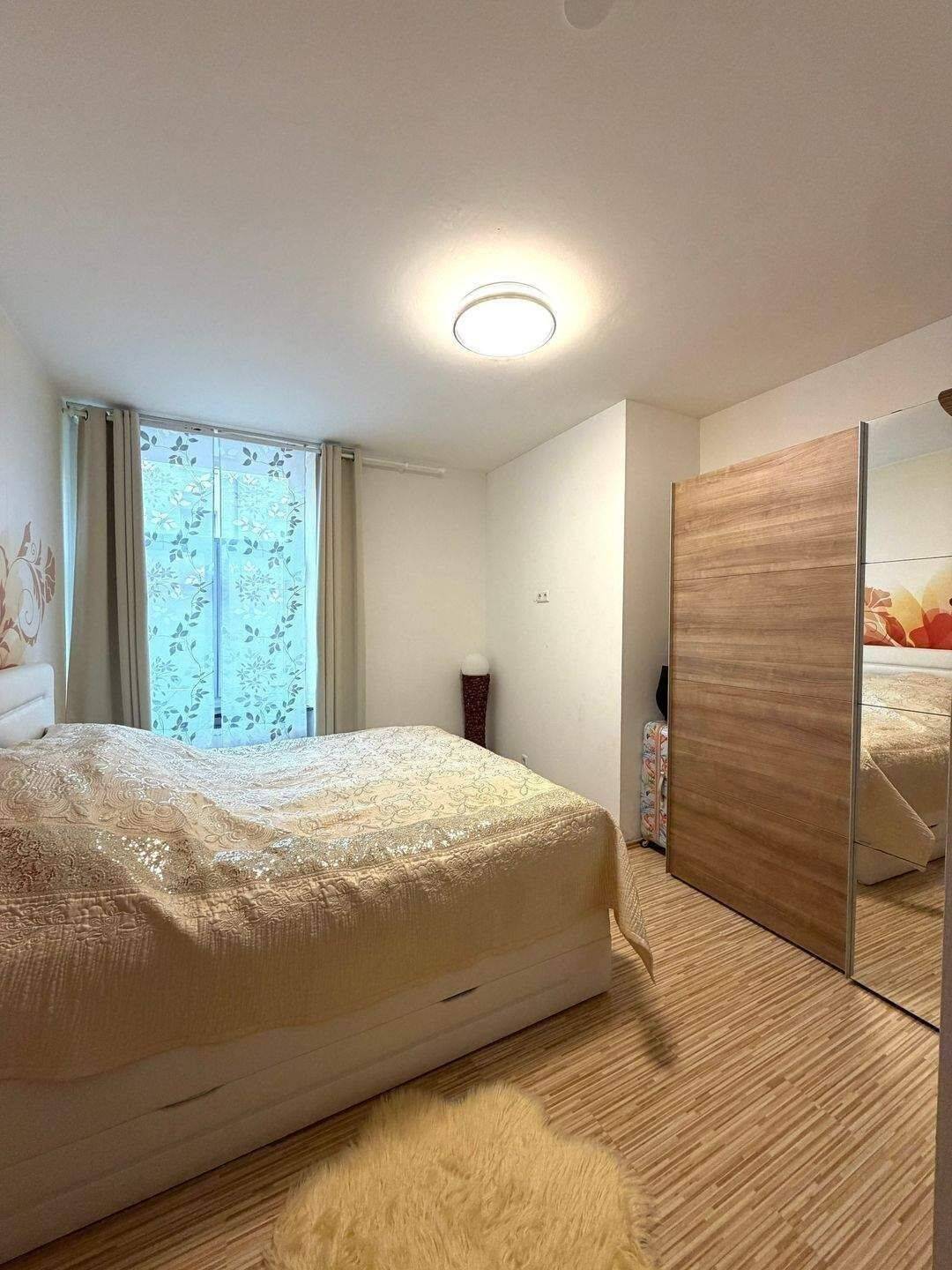 Viel Platz, maximale Flexibilität und ein Zuhause mit Zukunft – großzügige 4-Zimmer-Erdgeschosswohnung mit Terrasse, Garage und zwei Stellplätzen – Nürnberg – Vorschaubild 2