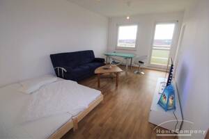 18813 HomeCompany Dresden Möbliert/Furnished 3-Zimmer Wohnung mit Balkon und Aussicht in die Sächsische Schweiz max. 4 Personen – 1189 Dresden – Vorschaubild 2