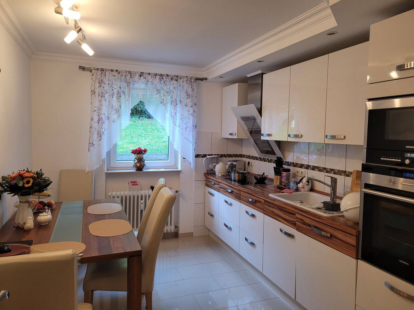 3-Zimmer-Souterrainwohnung mit Terrasse – München – Vorschaubild 3