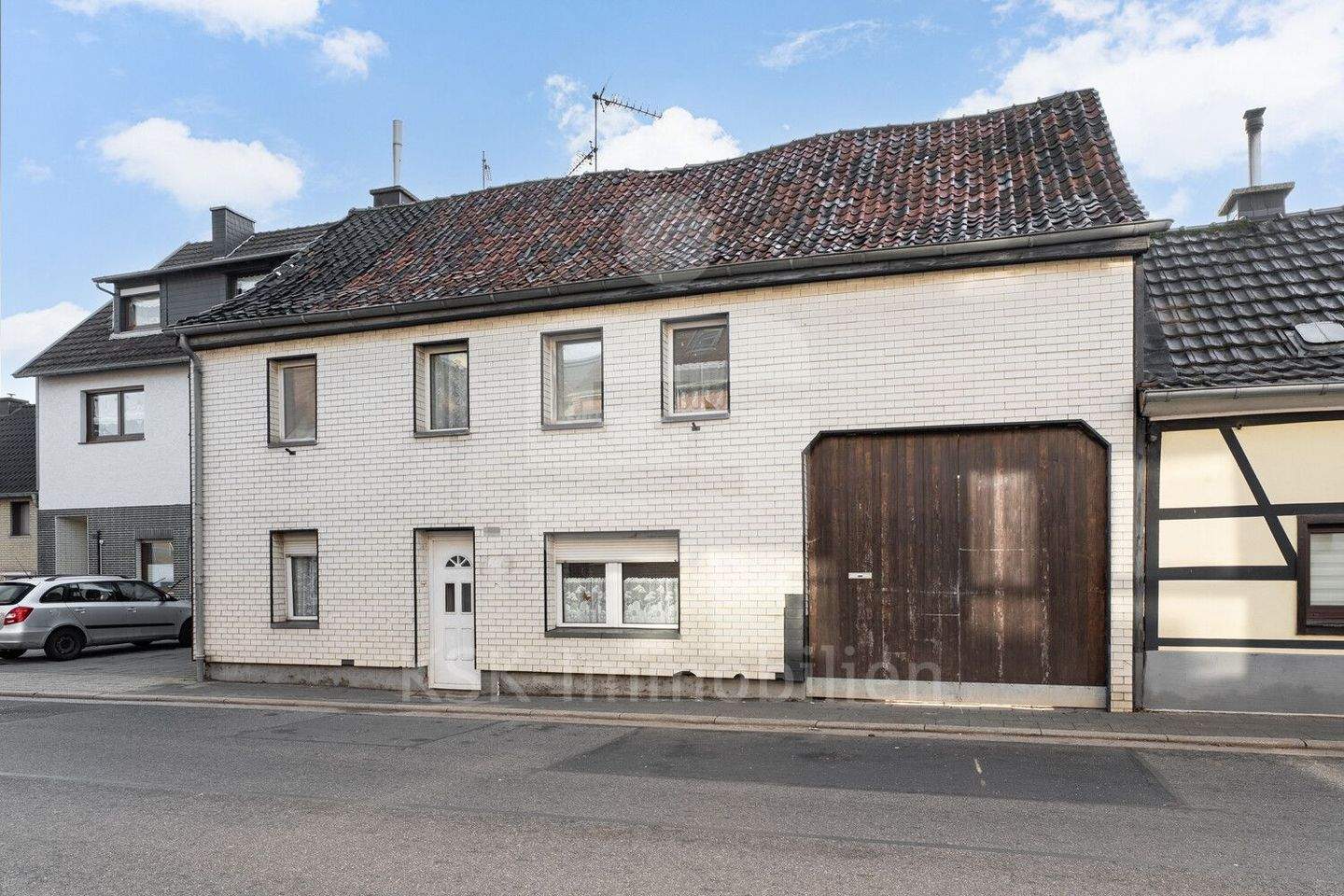 Einfamilienhaus mit Sanierungsbedarf in Kerpen-Blatzheim! – Kerpen – Bild 1 von 8