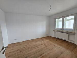 Fürth-Stilvoll sanierte 2-Zimmerwohnung im 5.OG mit Aufzug, Loggia und Bad mit Fenster!! – 90762 Fürth – Vorschaubild 9