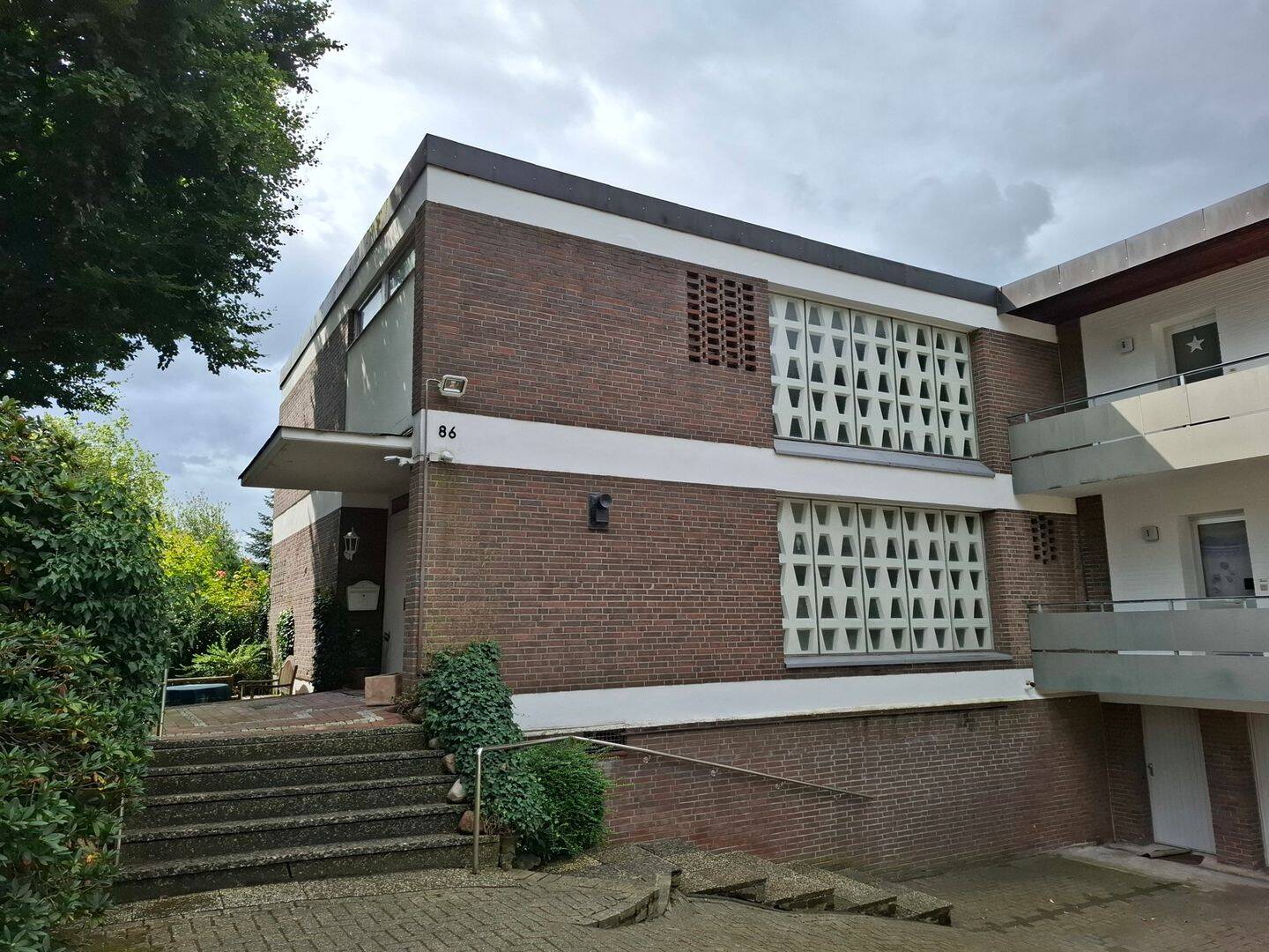 Interessantes Renditeobjekt mit Potential: Mehrfamilienhaus mit Einfamilienhaus und abtrennbarem Baugrundstück – Oldenburg – Vorschaubild 6