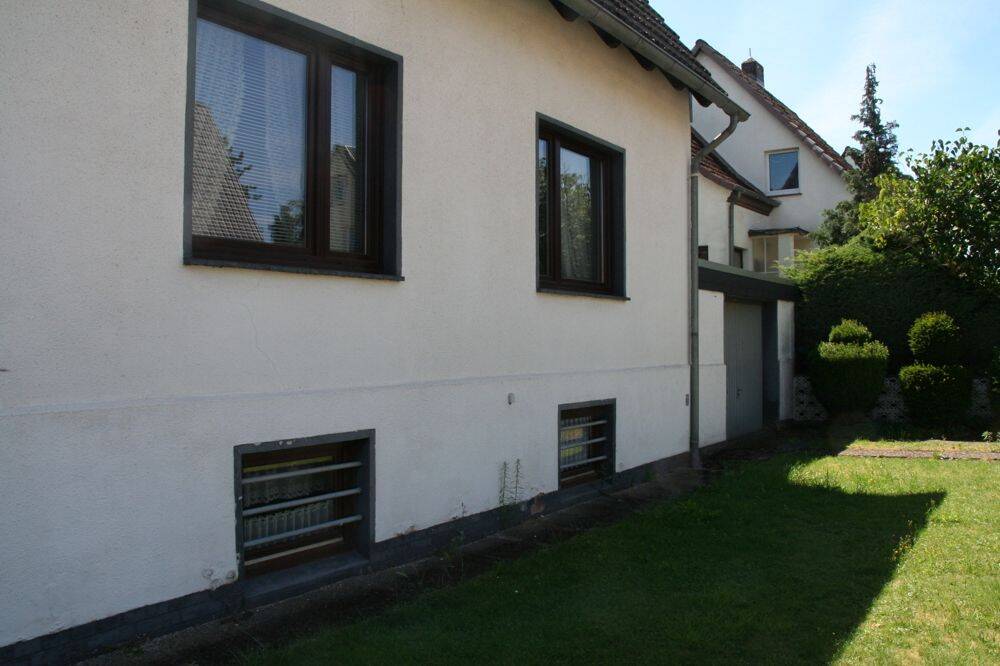 Charmantes Einfamilienhaus mit Garage und großzügigem Garten ... !!! – Hannover – Vorschaubild 3