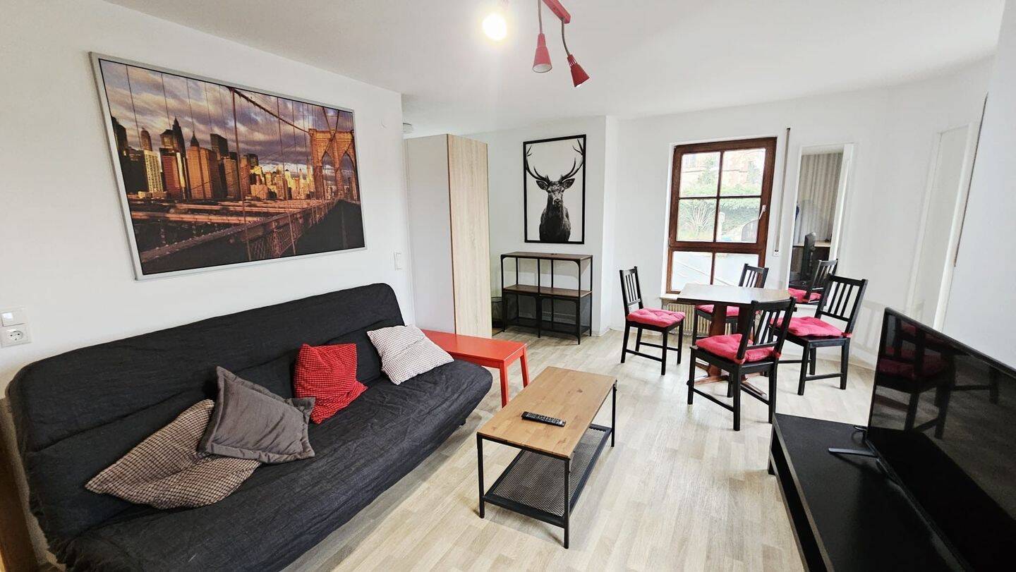Möblierte 2-Zimmer-Wohnung in Bestlage der Würzburger Altstadt (befristet)