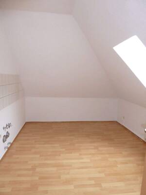 Schöne 2-Zimmer-Dachgeschosswohnung mit Balkon im Rudolspark – 7407 Rudolstadt – Vorschaubild 9