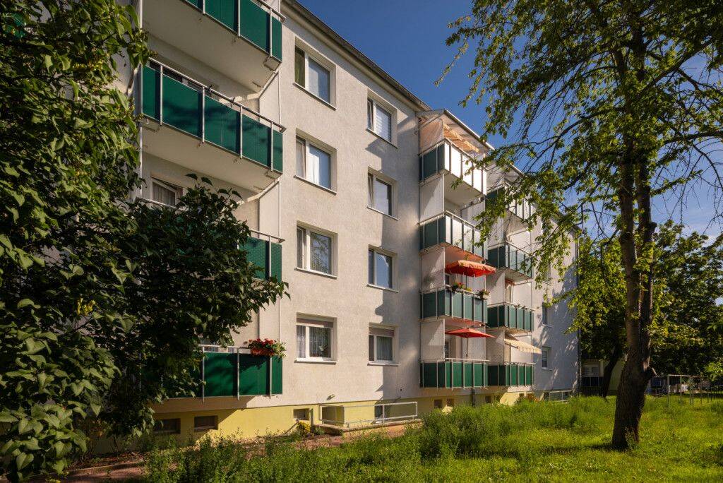 3-Raumwohnung - komplett saniert & sonnenseitig