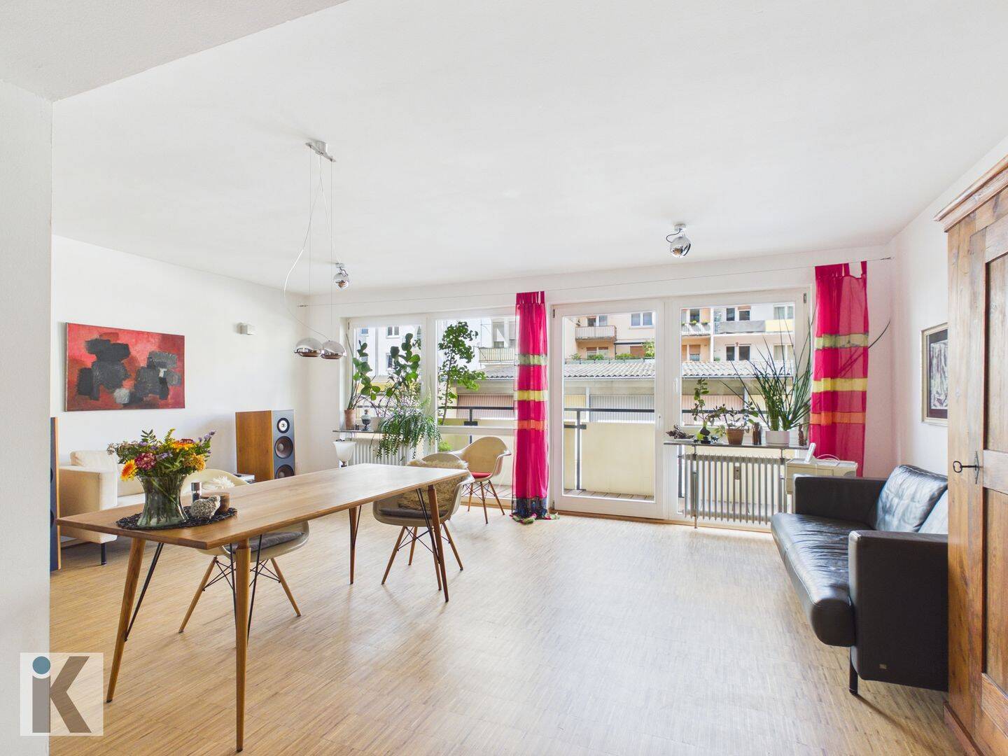 Stilvolle 4-Zimmer-Erdgeschosswohnung mit Balkon, Stellplatz