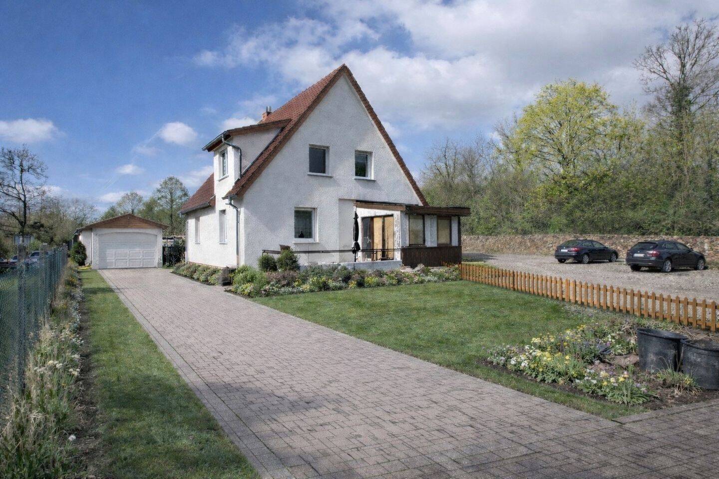 Viel Platz für Familie & Ideen - Einfamilienhaus mit großem Grundstück in Mainaschaff – Mainaschaff – Bild 1 von 9
