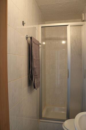 Ingolstadt, helle 2-Zimmer-Wohnung, komplett möbliert und ausgestattet, Balkon – 85055 Ingolstadt – Vorschaubild 4