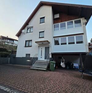 Sonnige 4-Zi.-EG-WHG mit 244 m² Garten, Pool und & sehr großem ebenerdigem Keller – 79112 Freiburg im Breisgau – Vorschaubild 4