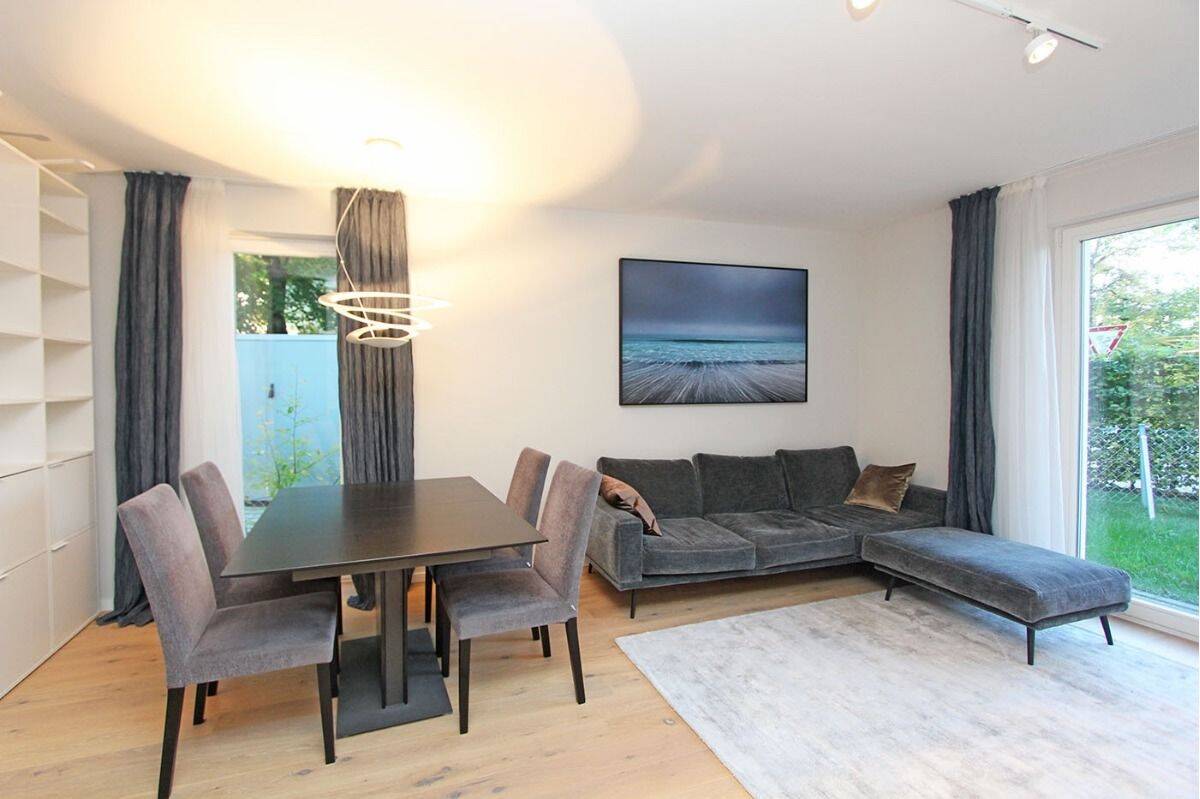 Modern möbliertes 2-Zi-Business-Apt mit kleinem Garten in München-Harlaching