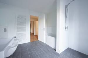 Großzügige 3-Zi.-Wohnung mit schöner Terrasse und großem Garten in bester Aussichtslage – 70192 Stuttgart – Vorschaubild 6