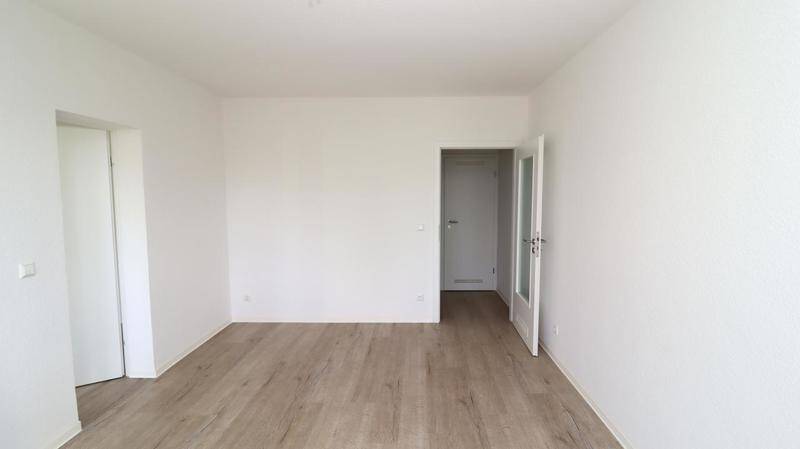 Hey, grüner wird´s nicht! Sonnige 2 Zimmer mit BALKON – Chemnitz – Vorschaubild 3