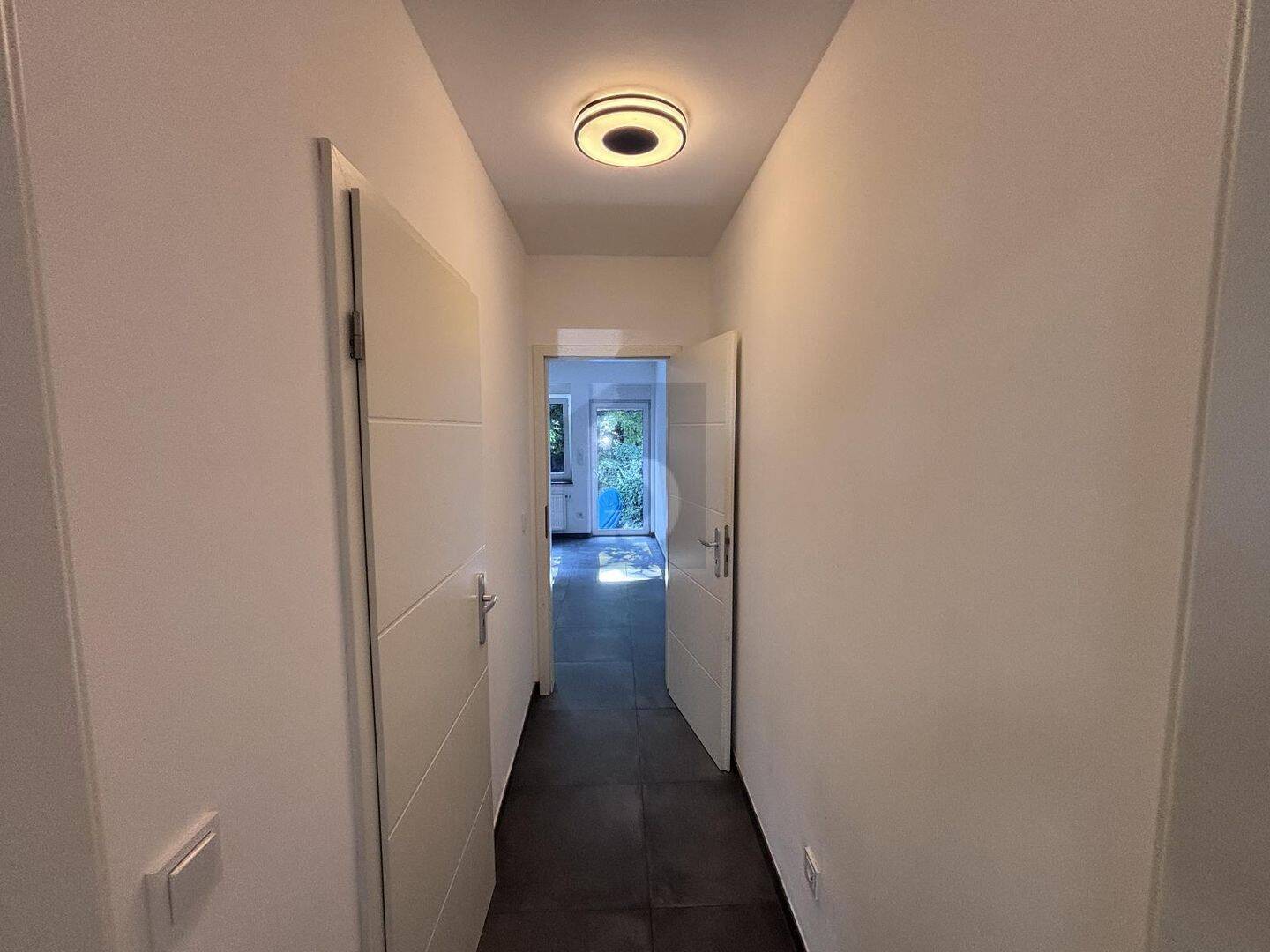 CHARME, LAGE, GARTEN, 2 EBENEN, STELLPLATZ – Trier – Vorschaubild 2